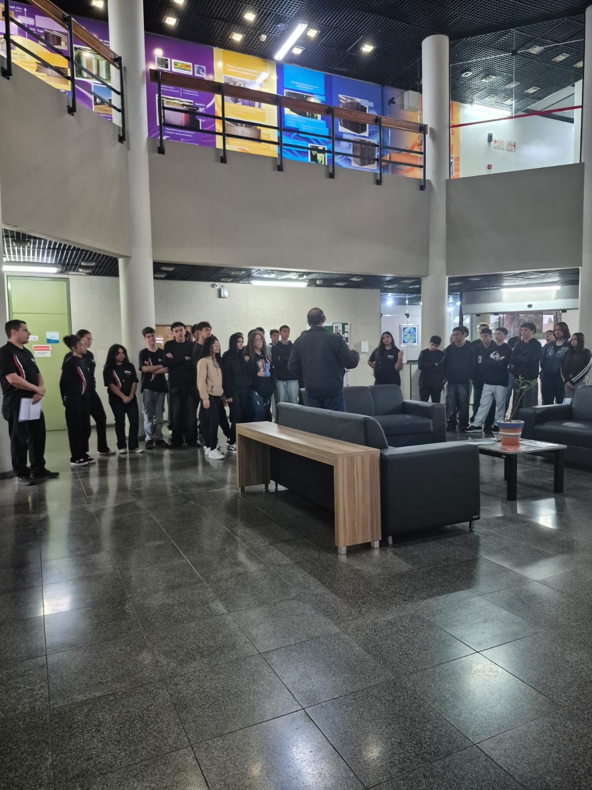 Visita da ETEC de Cachoeira Paulista-SP do curso de Eletrônica