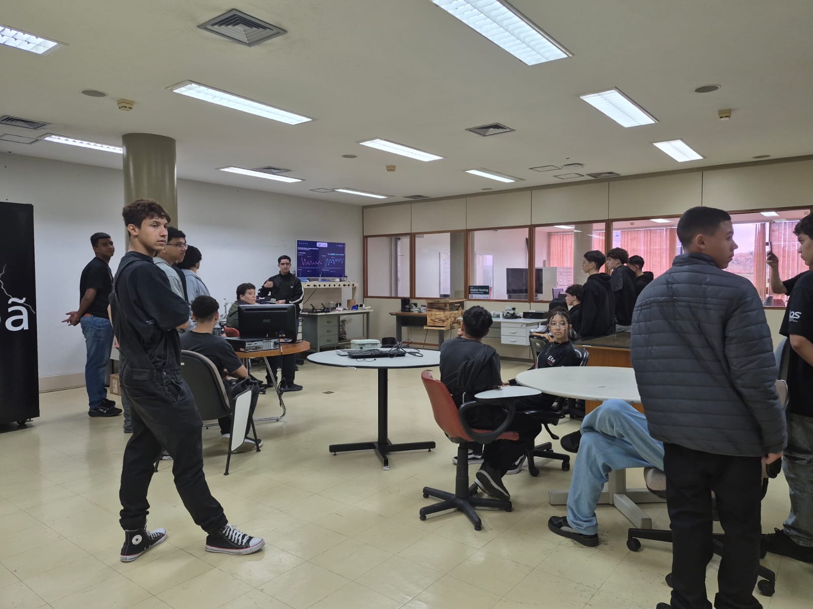 Visita da ETEC de Cachoeira Paulista-SP do curso de Eletrônica